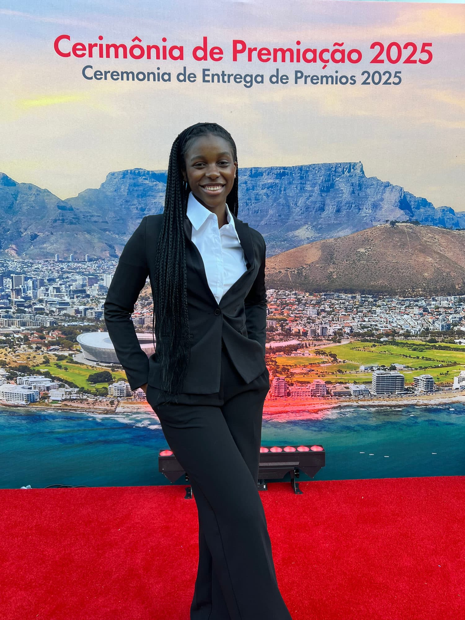 Shell hostess at the awards ceremony with Table Mountain backdrop